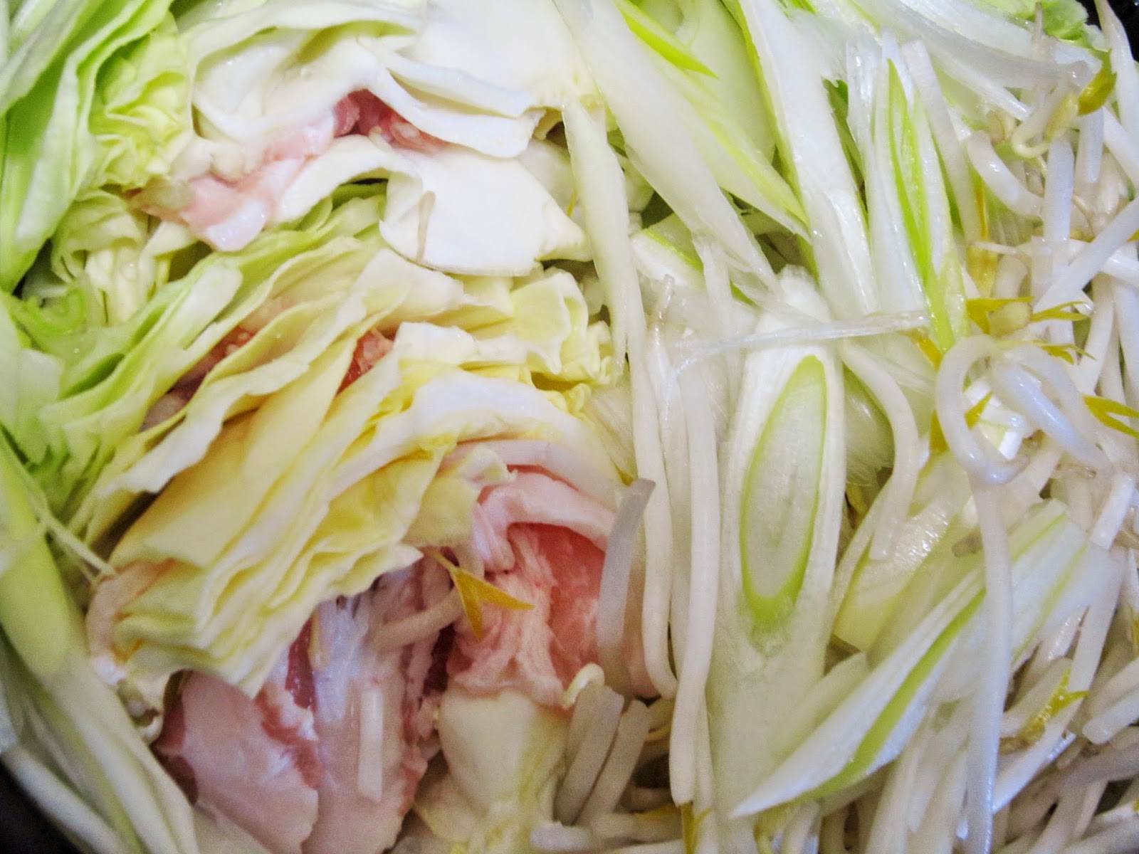 鍋スープでキャベツ消費♪大根えのきの豚キムチ鍋♡