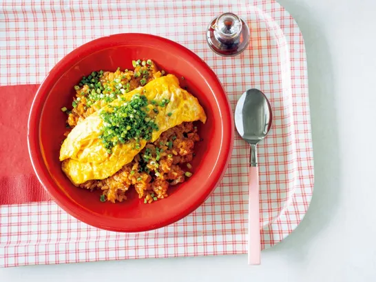 今日〜作ったニラそうめんが 超簡単でめちゃんこ美味しかったわ😋☆ 長谷川あかりさんのにらツナそうめん の レシピを少しアレンジ。 ニラを炒める形にしてニンニクで強めな味に。レシピ1.ニラ1ワを1cmに切る。ニンニクを2片程を薄切りに。 2.フライパンに油