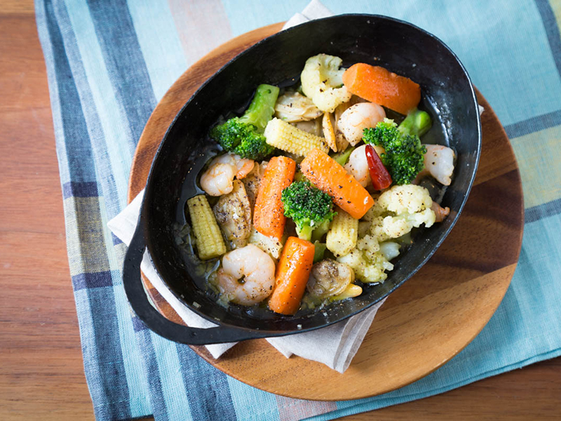 シーフードミックスとキャベツの中華炒め