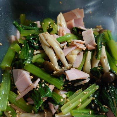 レンジでパパッと！小松菜としめじのレンジおひたし