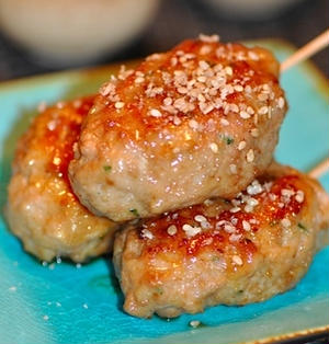 大葉入り豚つくねの作り方♪爽やかでふっくら柔らかいです。濃い目のタレがご飯のおかず、お弁当等に最高に美味しいです。 - YouTube