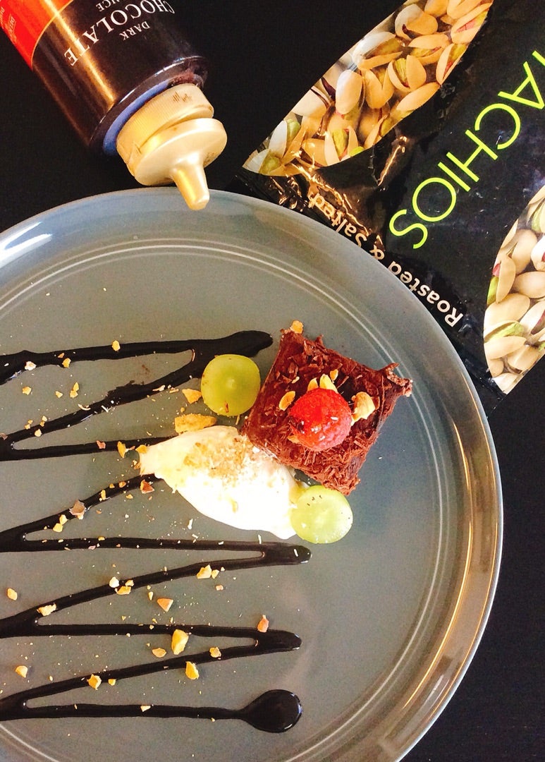 ＫＷＢフーズの「ソースで模様を描く」盛り付け