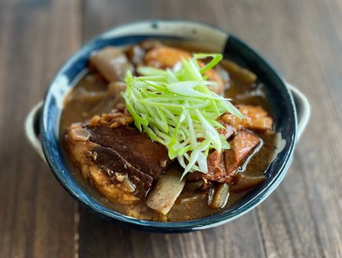 業務スーパー コスパ・タイパ最強！「牛すじとこんにゃくの和風カレー」が神コス飯だった！！ - 節約のデリ