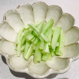 パンに合わせる料理レシピ詳細 - 皮むききゅうりのサンドイッチおいしいパンの百科事典