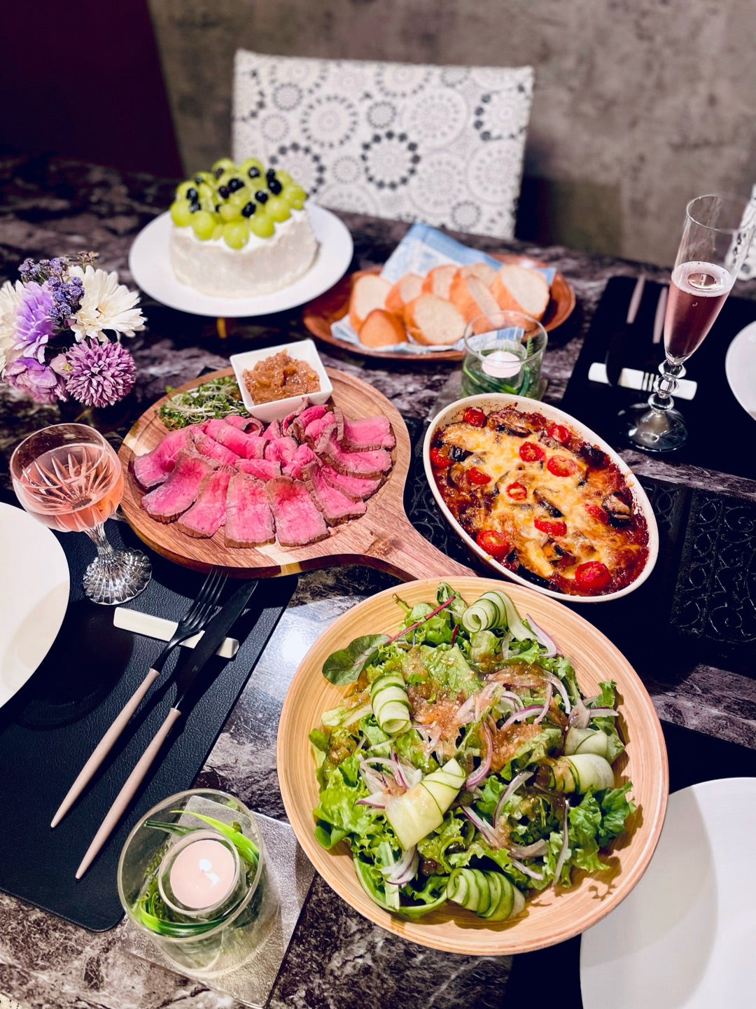 前夜祭？！ フライパン作れる絶品ローストビーフでお誕生日前祝いきょうの晩ごはん、なぁに？ ☆野菜が大好きになるレシピ☆