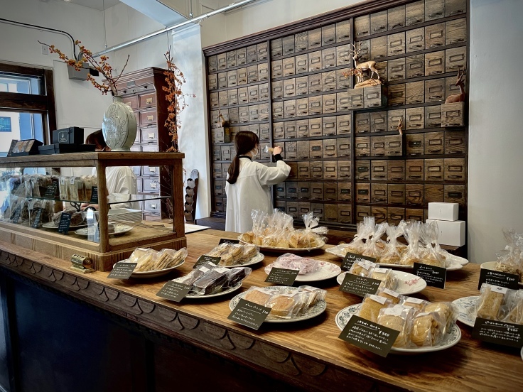 おやつの時間が、ちょっと特別になる場所蔵前にある「菓子屋シノノメ」へ。蔵前カフェ東京カフェ菓子屋シノノメ焼き菓子東京カフェ巡り蔵前さんぽカフェ - YouTube