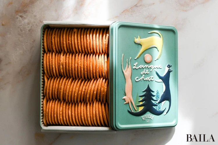 y ♥ リビエール ラングドシャ＆マノン 兵庫『リビエール』のラングドシャとマノンのクッキー缶。並ぶ