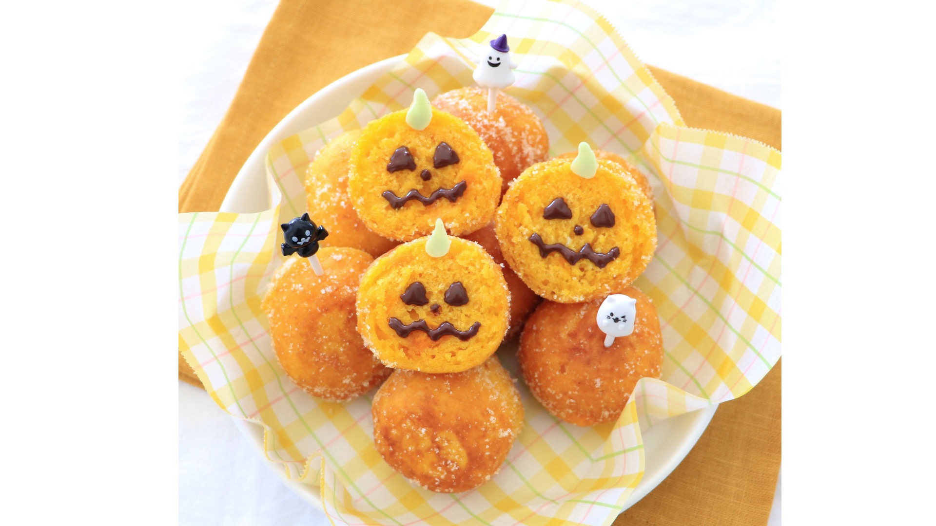 ハロウィンにもぴったり♪材料２つの簡単かぼちゃドーナツつづる