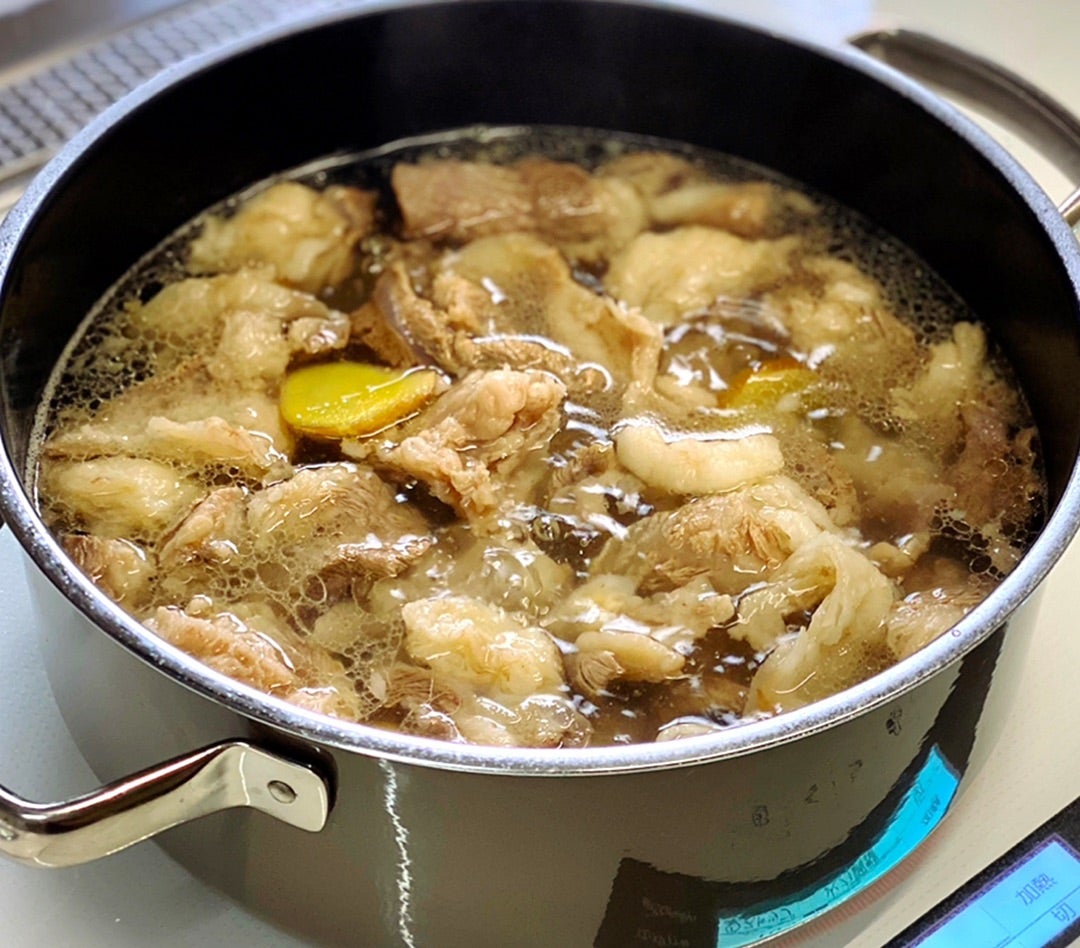 牛すじの下処理とゆで方：白ごはん.com