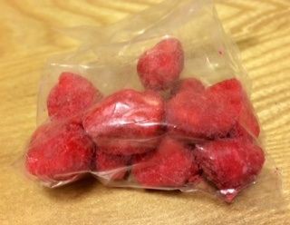 パパブブレ「氷キャンディ」シャンパン風味の“ひんやり感覚”キャンディ×甘酸っぱいグミ入り - ファッションプレス