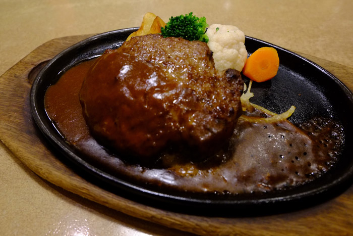 食べ物・お肉 ハンバーグのかわいいフリーイラストフタバのフリーイラスト