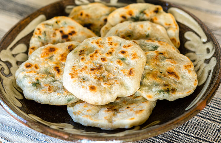 ぷりぷりエビニラ饅頭