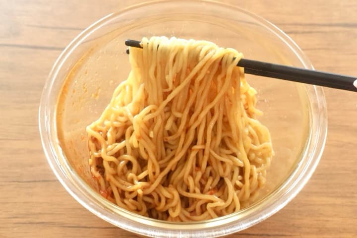 KALDI カルディマニアおすすめ！万能すぎる！えび油の使い方3選夏のごはんが変わる香味オイル ばち 無印・カルディで外食費を抑える主婦-エキスパート - Yahoo!ニュース