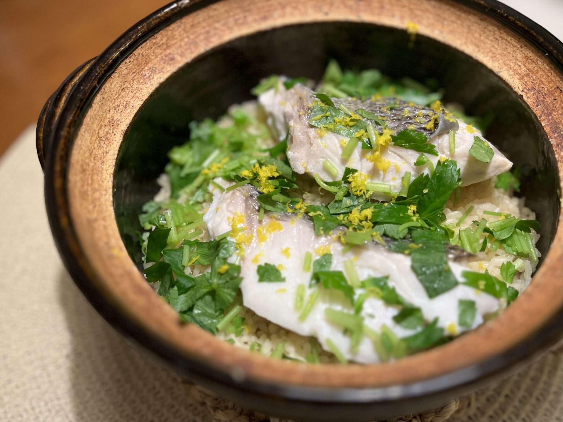 切り身でも本格的に！出汁のきいた「土鍋鯛めし」の作り方