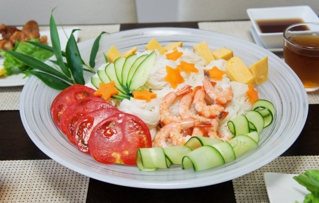 冷たい素麺」の楽しみ方が広がる♪盛り付けアイデア＆麺つゆのアレンジレシピキナリノ