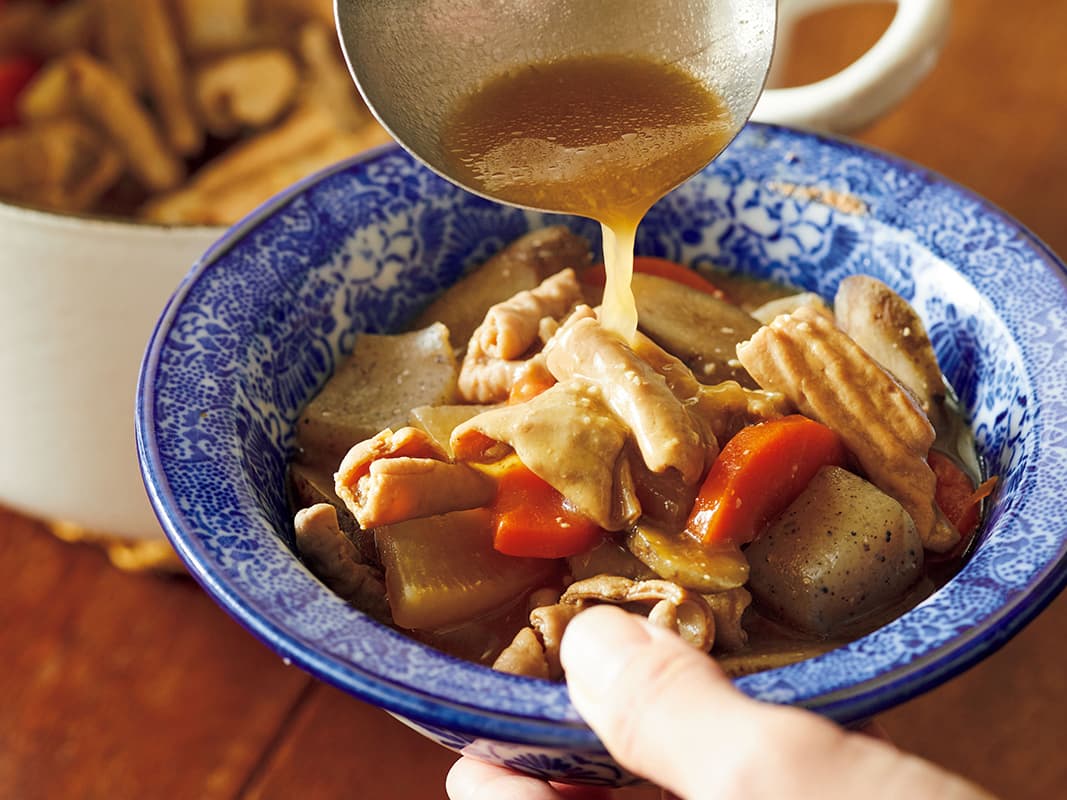 フレンチの名店に教わる、ワインが進む「フレンチ モツ煮込み」料理通信生産者、料理人、食べる人を結ぶ