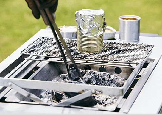 キャンプで缶詰”は最高！でも知らなきゃヤバい「直火NGな理由」と「上手な温め方のコツ」