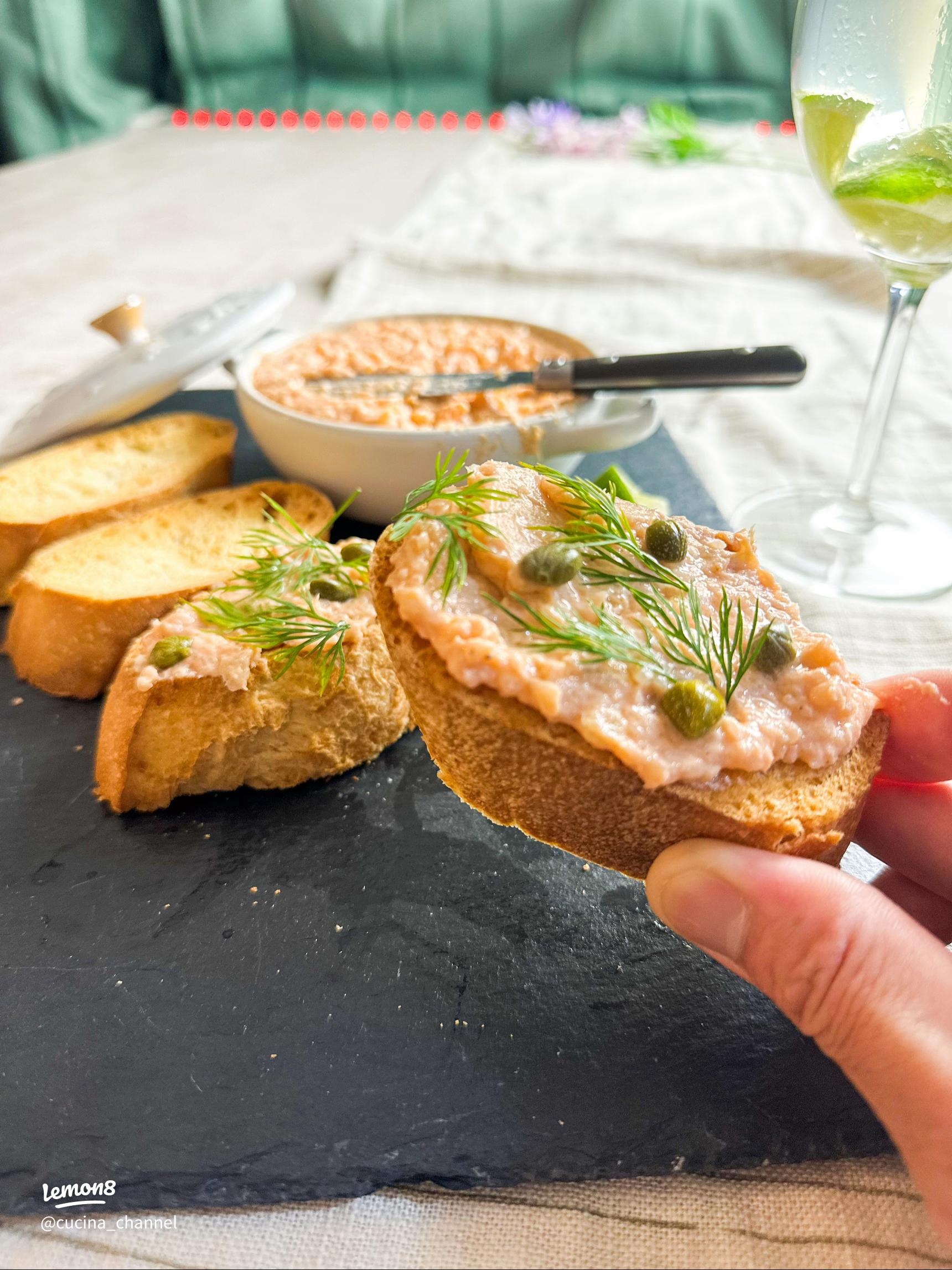 賞味期限5 21 サーモンのリエット有機野菜 通販 Ｏｉｓｉｘ おいしっくす