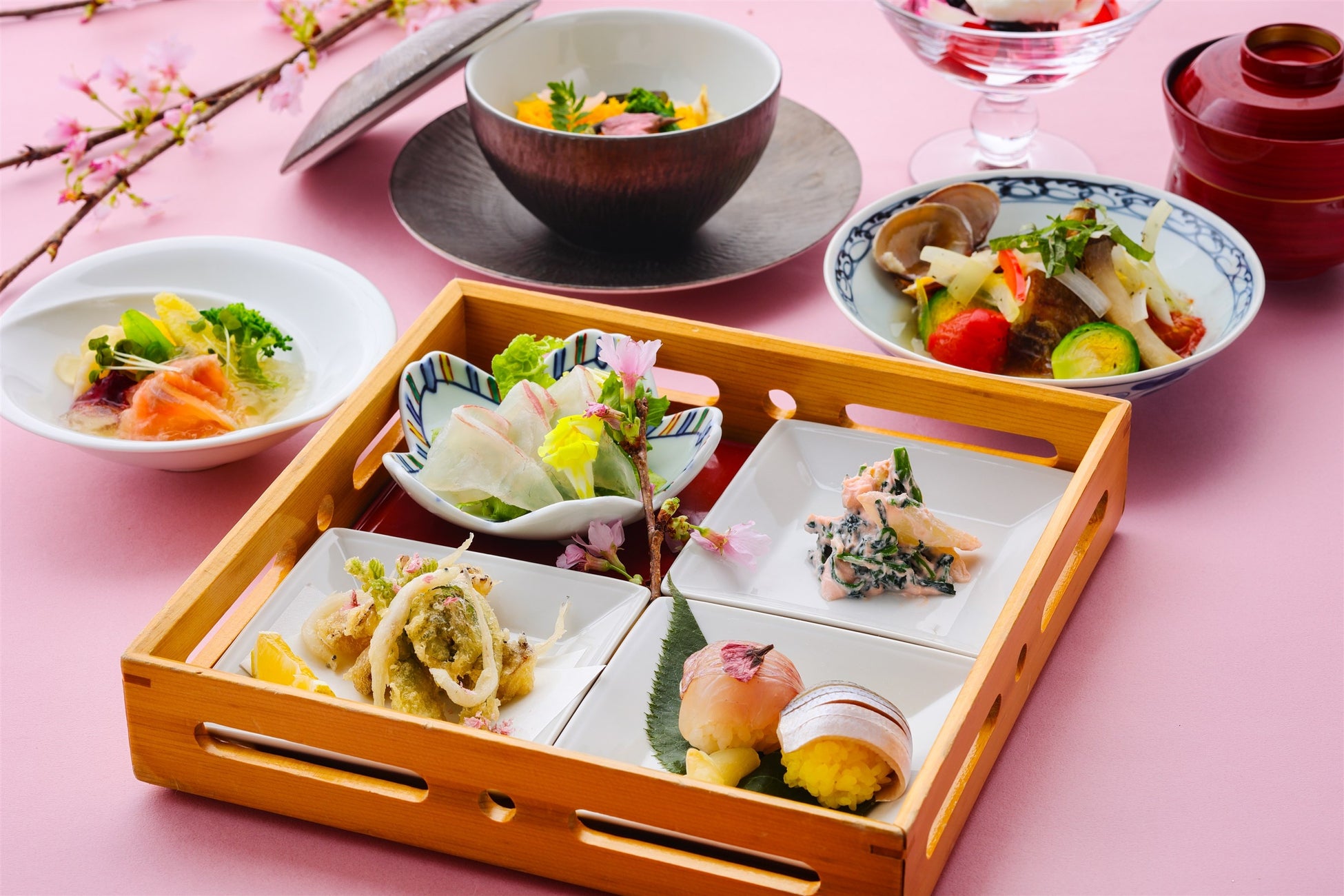 お花見弁当の定番レシピ9選！大人デート向けのおしゃれなおかずも紹介