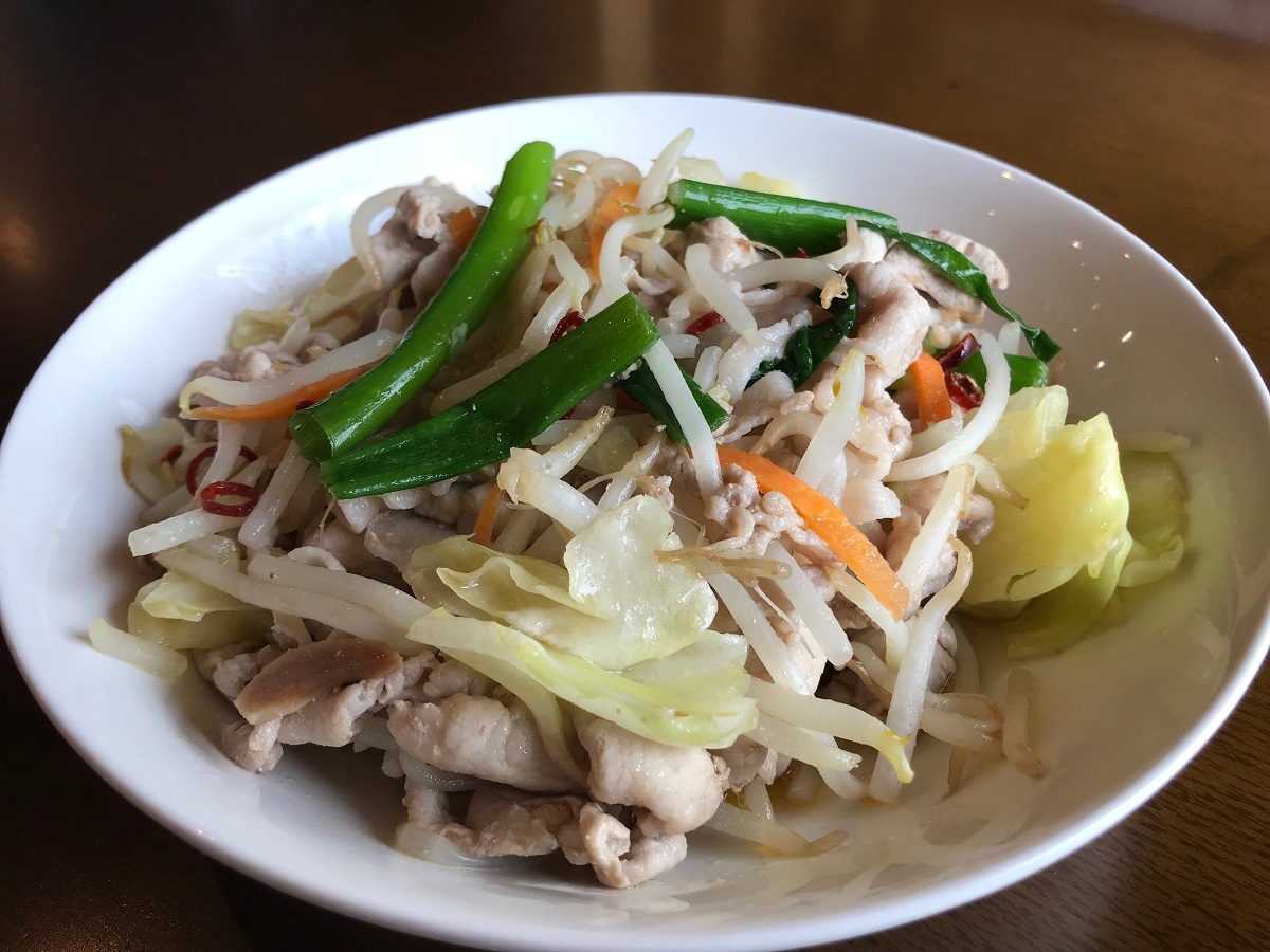 超時短！かんたんに作れる夏野菜料理「トマトと納豆のピリ辛冷製うどん」のレシピ