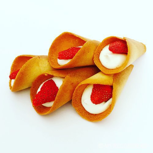 花の形のお菓子の写真素材写真素材なら「写真AC」無料 フリー ダウンロードOK