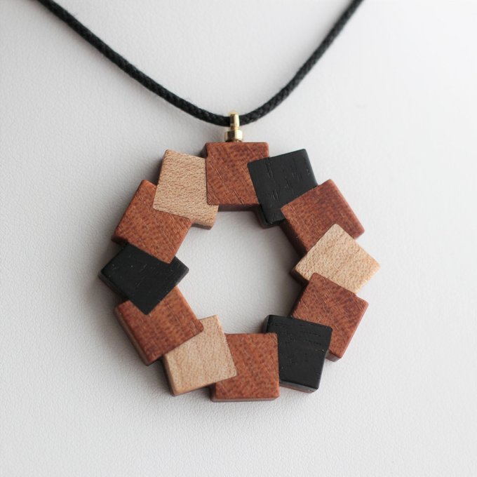 木のペンダント しかくしかく - wood work totominne byGMOペパボ 国内最大級のハンドメイド・手作り通販サイト