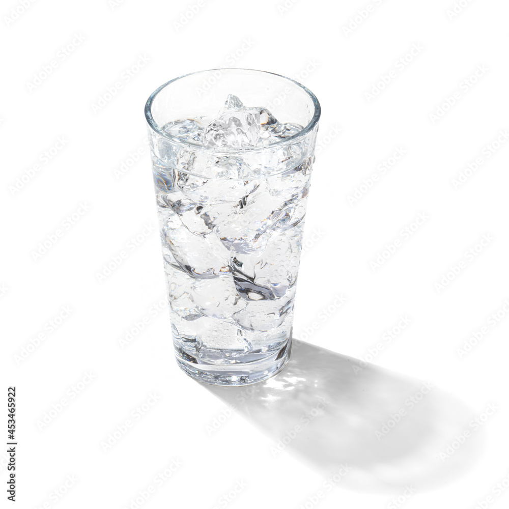 プロが解説 基本カクテル「ジントニック」の作り方。温度と泡がカギだった！三越伊勢丹の食メディアFOODIE フーディー