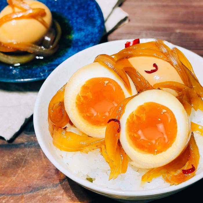 とろっと「半熟煮卵」味が染みて絶品！煮卵でのっけご飯もおすすめ♪