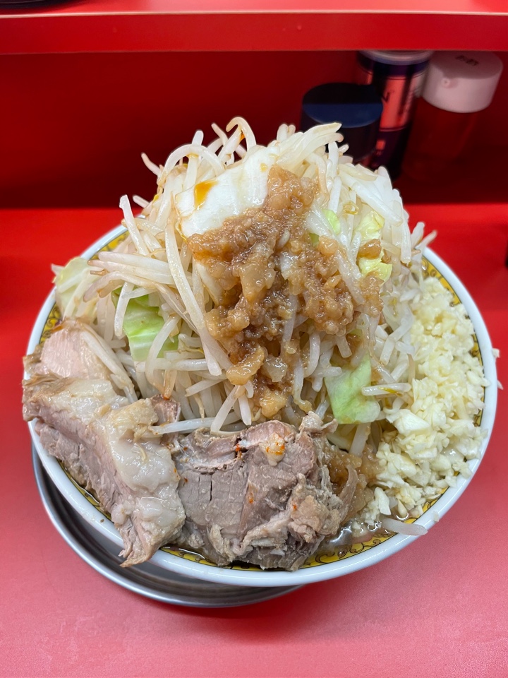 ハナイロモ麺 ミニラーメン🍜 野菜マシ🥗トウガラシ🌶️ 豚マシ🐖 最近二郎系中毒だ🥹❤️ もやし大好き！豚マシは勝手にされたから一枚あげたよ🐖ハナイロモ麺ハナイロモ麺吉祥寺本店吉祥寺吉祥寺グルメ吉祥寺ラーメン吉祥寺ごはんラーメン二郎系