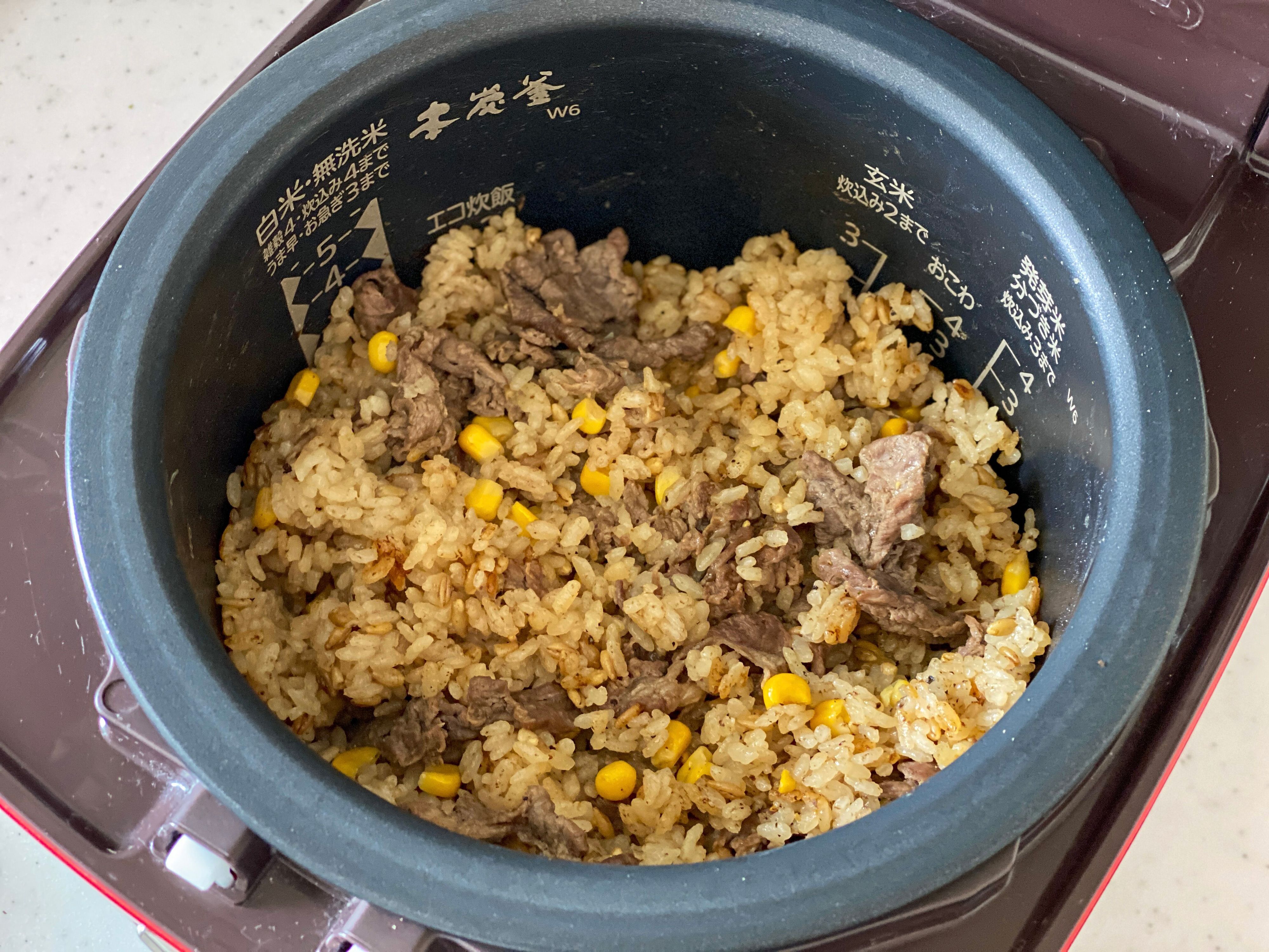 ガーリックビーフペッパーライス！背徳感が旨さ増す♪ : clairefontaine