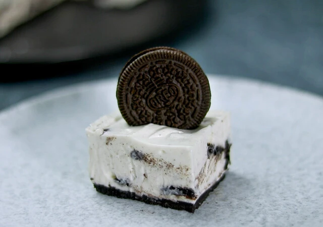 材料3つで簡単おやつ。ヨーグルトで作るオレオケーキ