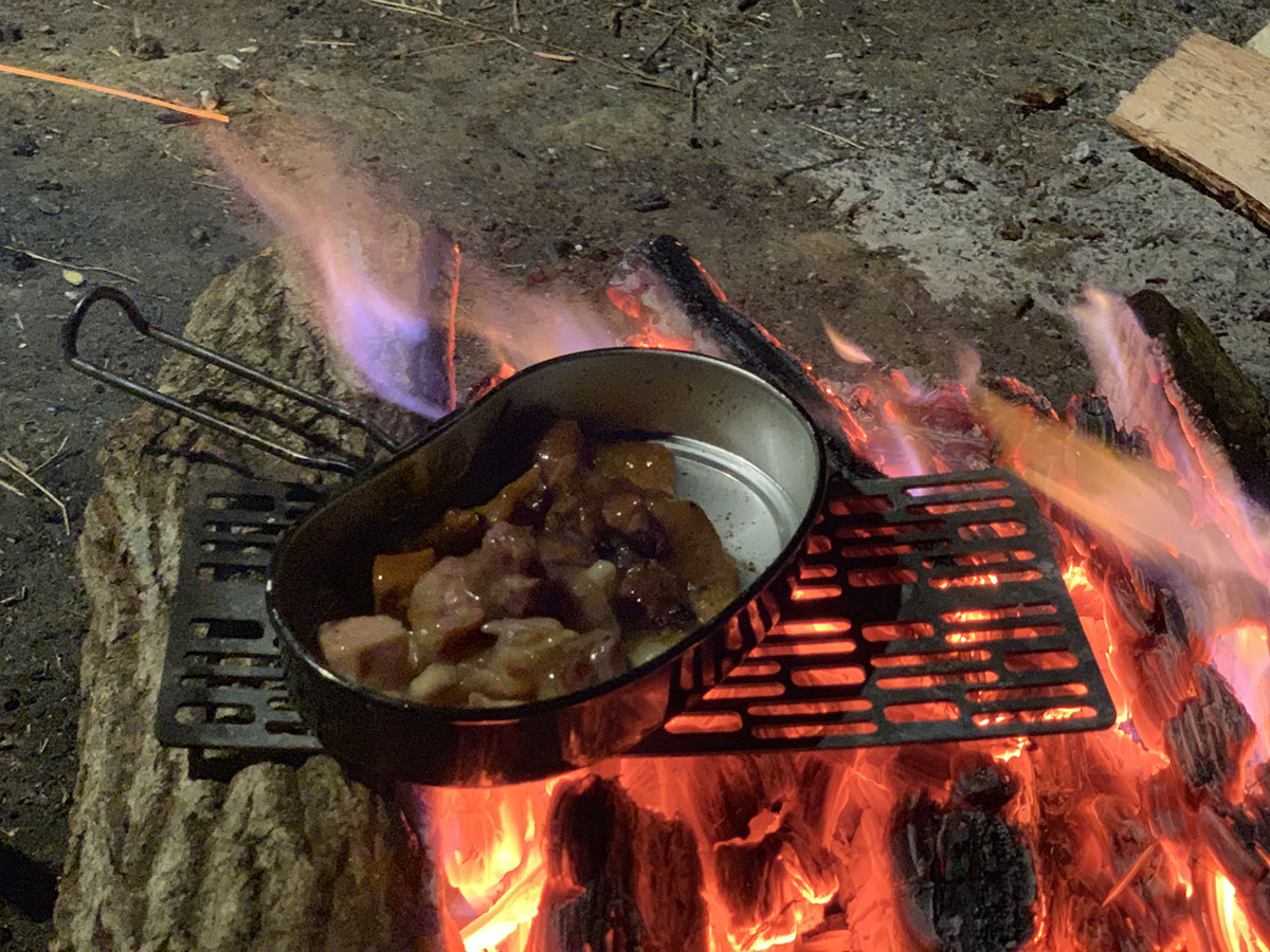 バーベキューの火加減を操るスリーゾーンファイアアウトドアハッカ