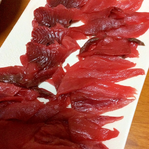 見かけたら即買い、マグロの尾の身で「刺身定食」丸ごと小泉武夫 食マガジン