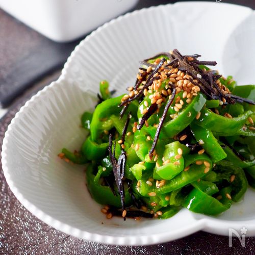 炊飯器」に“ピーマン丸ごと”と“ツナ缶”を入れて完成！絶品炊き込みご飯 ほったらかし飯