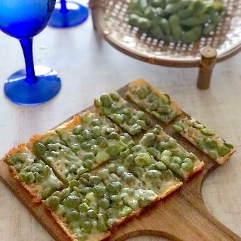 じゃがりこやグミで作る「絶品おもしろキャンプ飯レシピ」6選！市販のお菓子でズボラを極めよう - ハピキャンキャンプ・アウトドア情報メディア