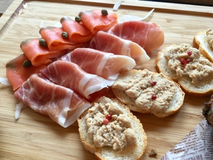 ピンク色の食べ物 ＡＴＥＬＩＥＲ ＳＨＩＮ． 相模原特集カナロコ by 神奈川新聞