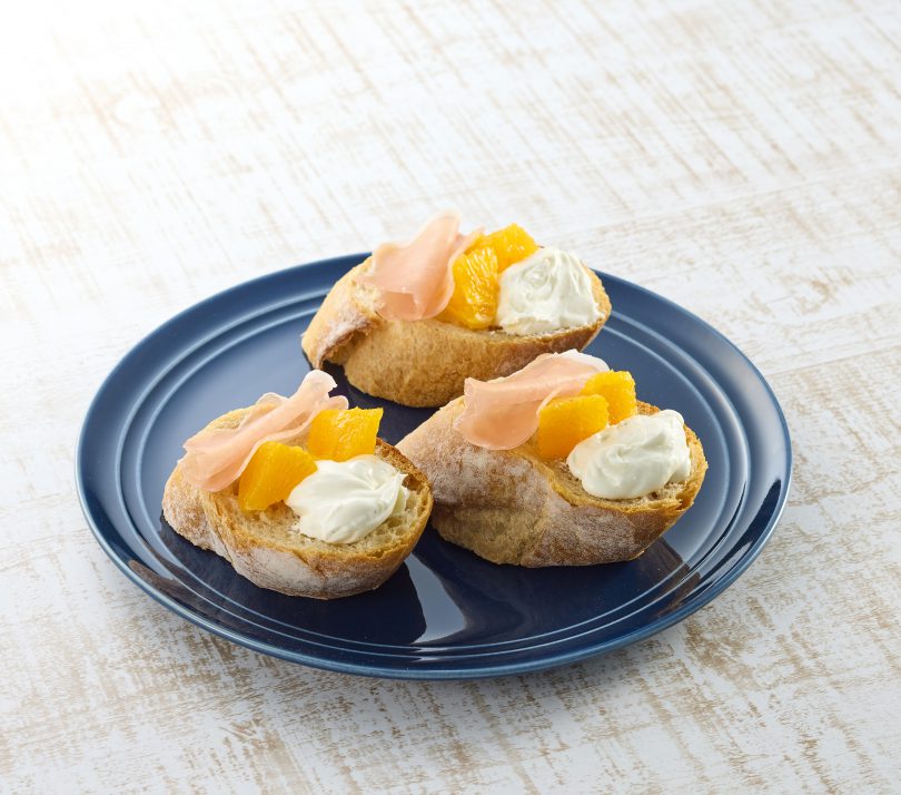 朝食やランチにも！グリーンピースとベーコンのタルティーヌの作り方 パン好きなsumire.のバゲットサンドのレシピ vol.18 〜レシピで旅するヨーロッパ〜TRILL トリル