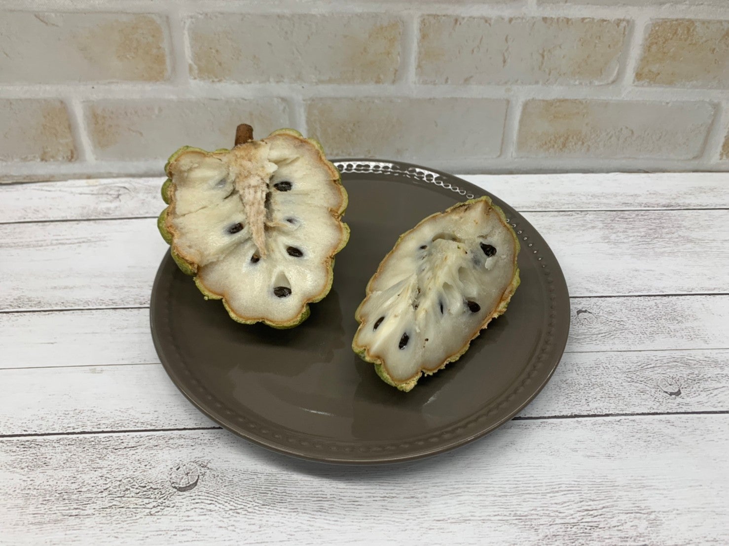 台湾で有名な「釈迦頭」ってどんな果物？食べ方や通販でのお取り寄せ方法を解説ライトラ