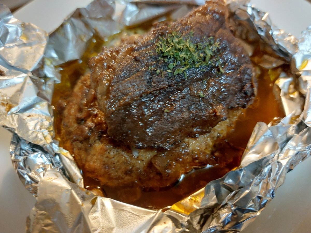 ふっくらジューシー！ホイルで 簡単 包み焼き ハンバーグ のレシピ 作り方