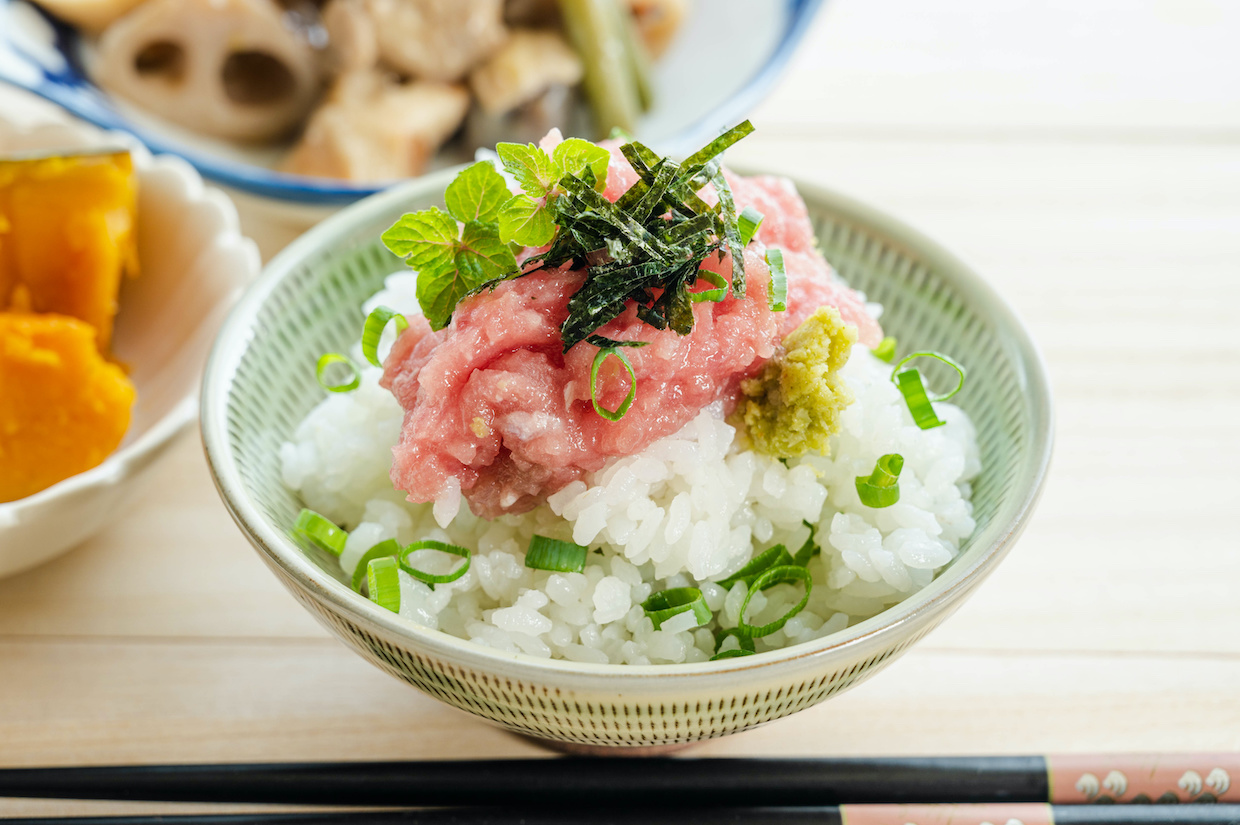 ねぎとろユッケ丼