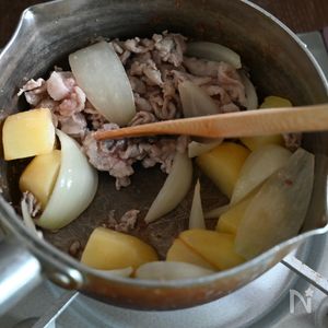 12分で簡単！ホクホク香ばしい じゃがいもと玉ねぎの豚汁の作り方☆Pure Life☆ ～おいしく、楽しく、健康に。～