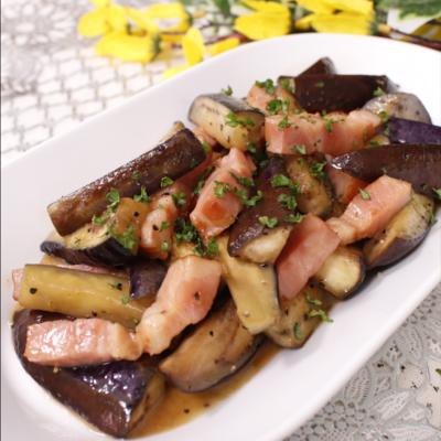 なすとベーコンの和風黒胡椒炒め定食🍚