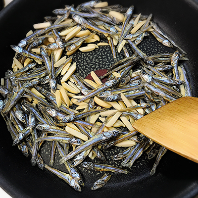 ☆ビーナスりん☆♡ 手作りアーモンド小魚370g×5 Amazon海と