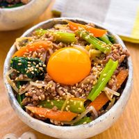 肉野菜炒丼 レシピ・作り方クラシル