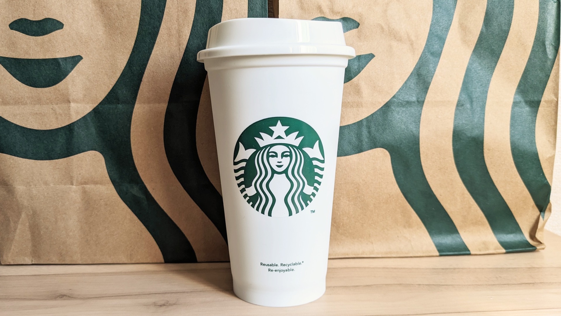 スタバのカップは捨てないで！？驚きのリメイクアイデア１７選！WEBOO ウィーブー暮らしをつくる