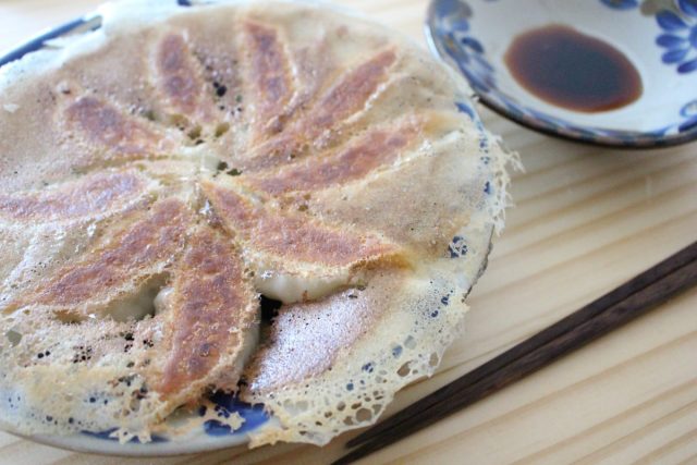 羽根つき餃子を上手に焼く方法を2パターン一挙公開 - 東京餃子通信