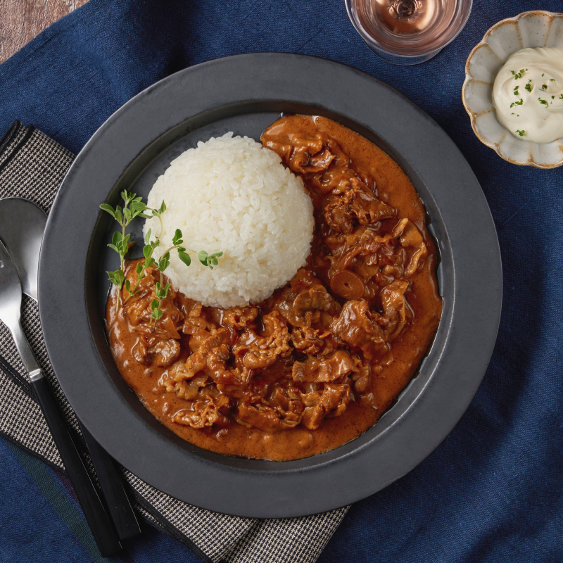 ビーフストロガノフ 冷凍２人前ロシア料理通販 ロシアの食卓 １９５１年創業 日本で最初のロシア料理専門店ロゴスキー公式オンラインショップ