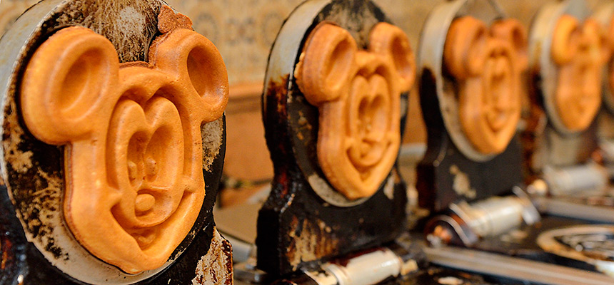 公式 食欲の秋♪ワッフルのあま～いかおりにつられてやってきたのは？東京ディズニーリゾート・ブログ東京ディズニーリゾート