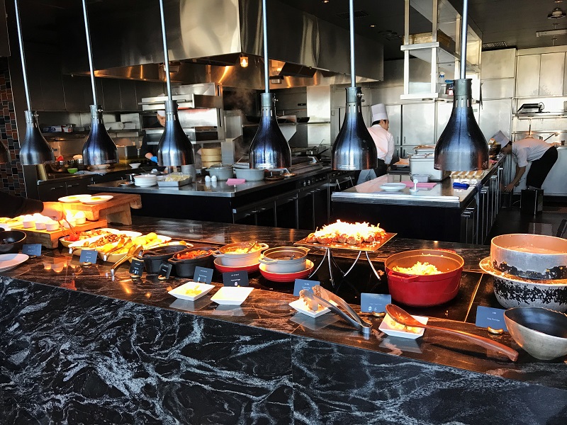 美しい桜を愛でながら大阪の名所を巡る「コンラッド・アフタヌーンティー @SAKURA プライベートクルーズ」コンラッド大阪のプレスリリース