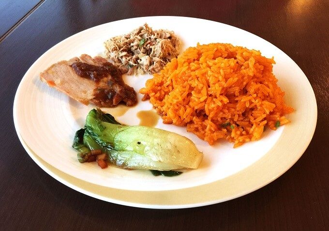 チャモロ料理プレート グアムルスランの世界食べ歩き&フライト日記 2